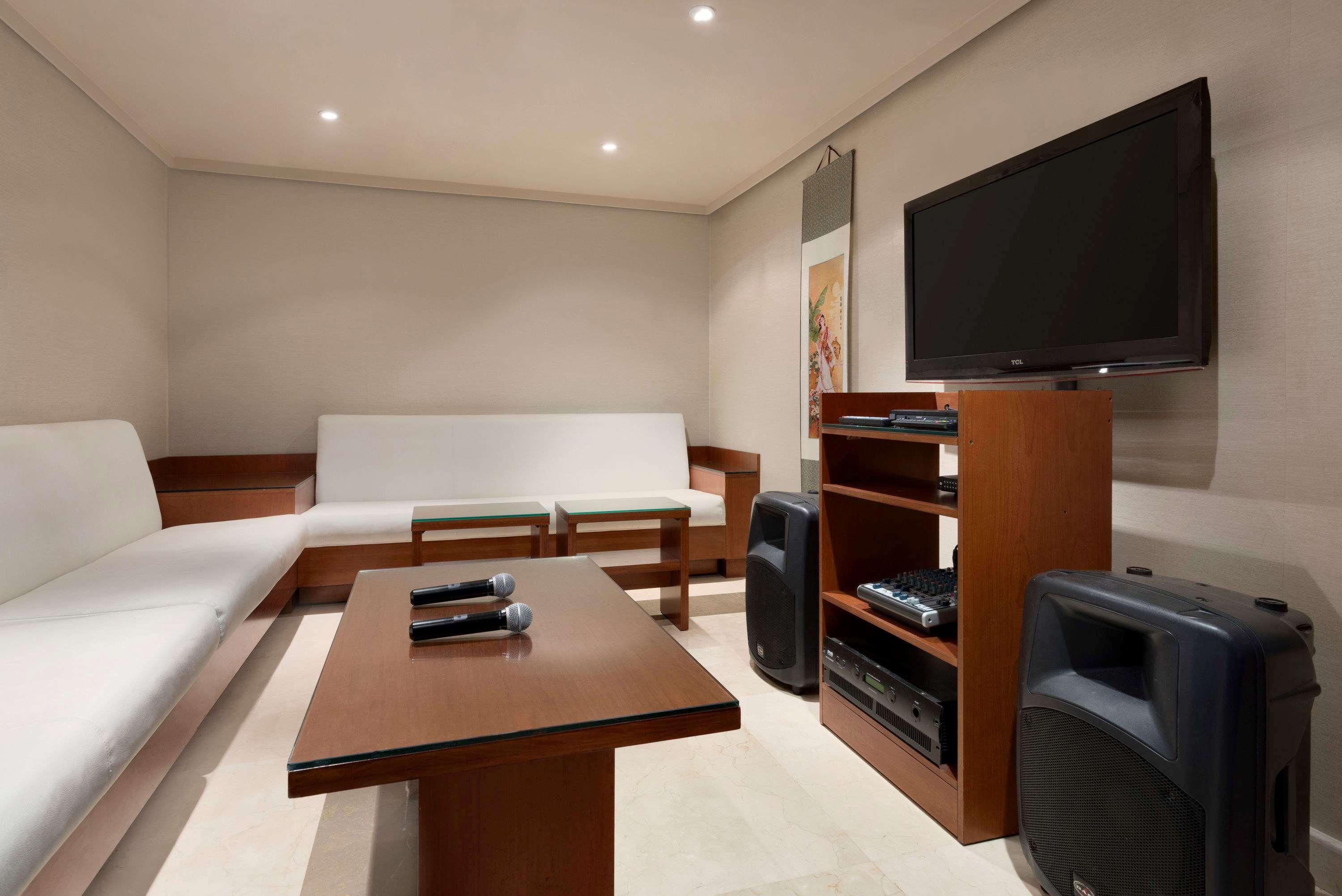 Hotel Ramada Downtown Abu Dhabi