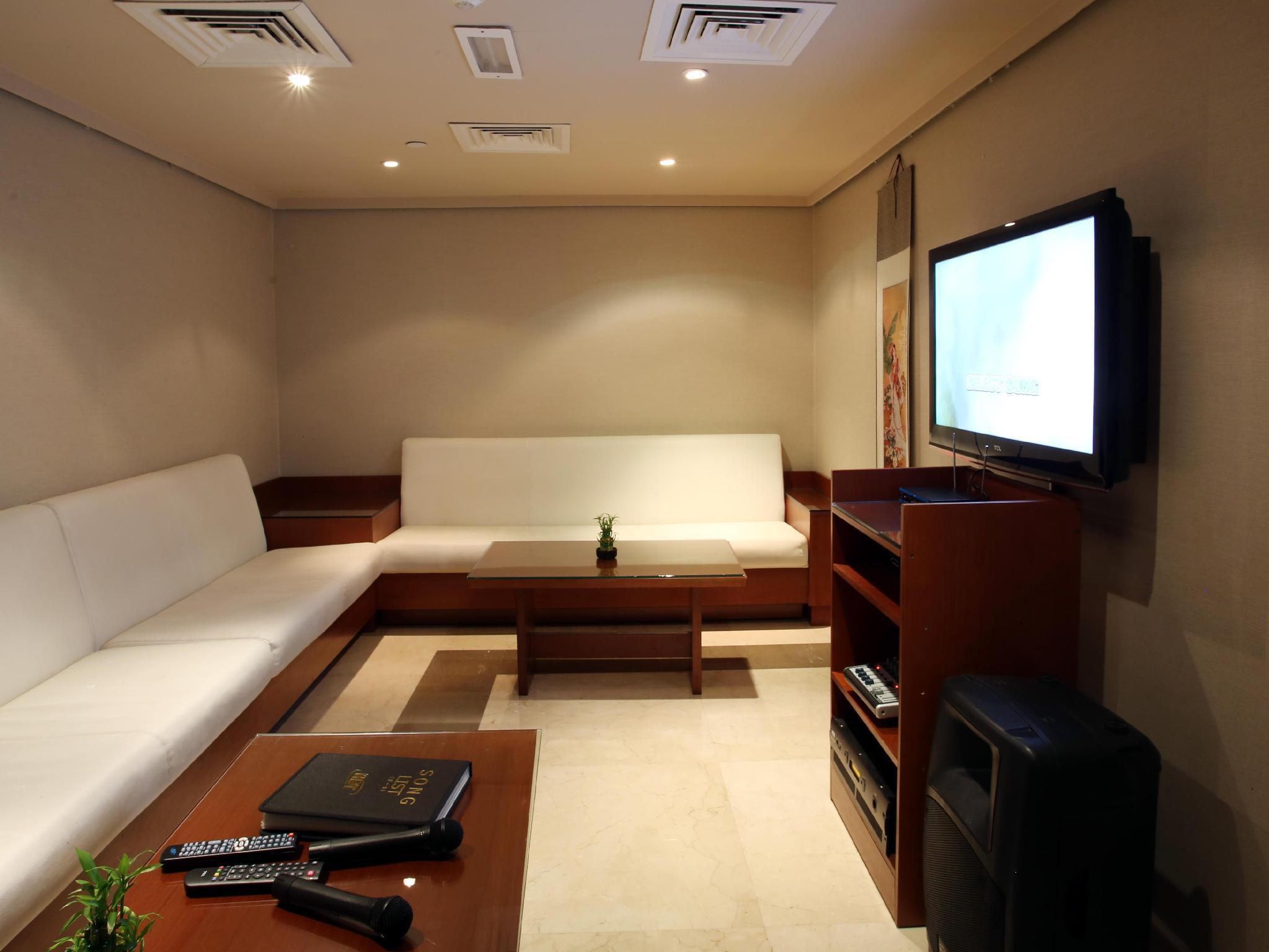 Hotel Ramada Downtown 4*