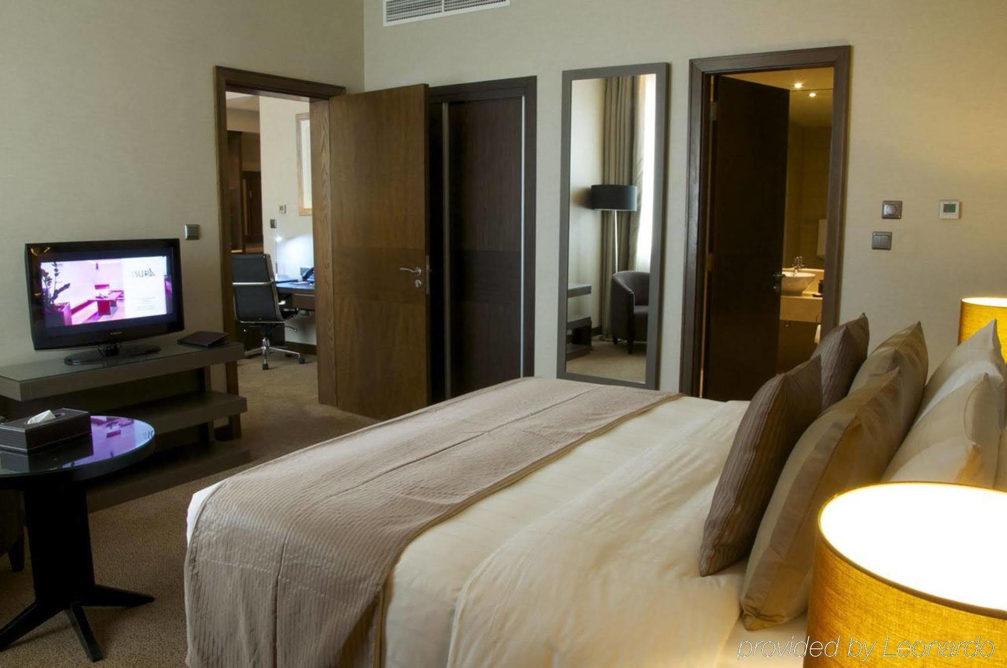 Hotel Ramada Downtown 4*