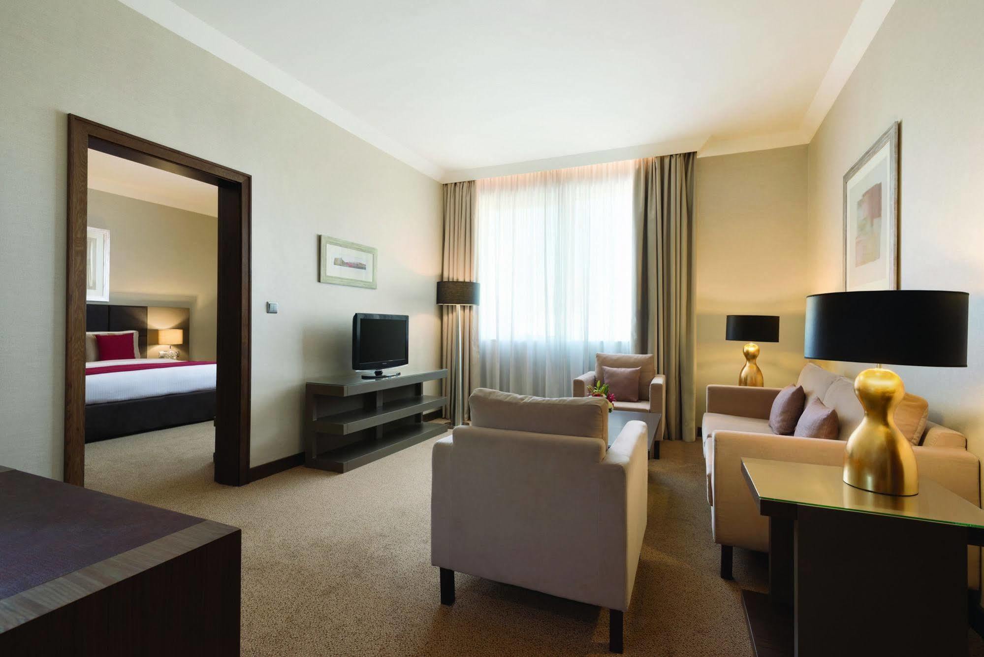 Ramada Downtown Hotel 4*